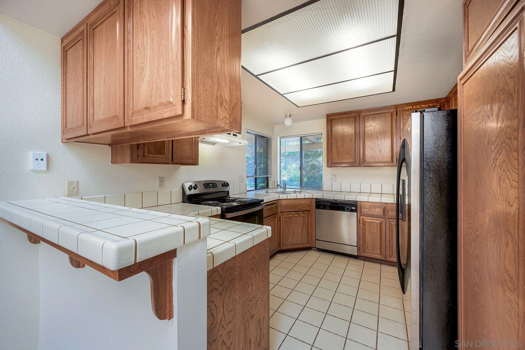 Detail Gallery Image 11 of 23 For 12767  Camino De La Breccia  79, San Diego,  CA 92128 - 3 Beds | 2 Baths