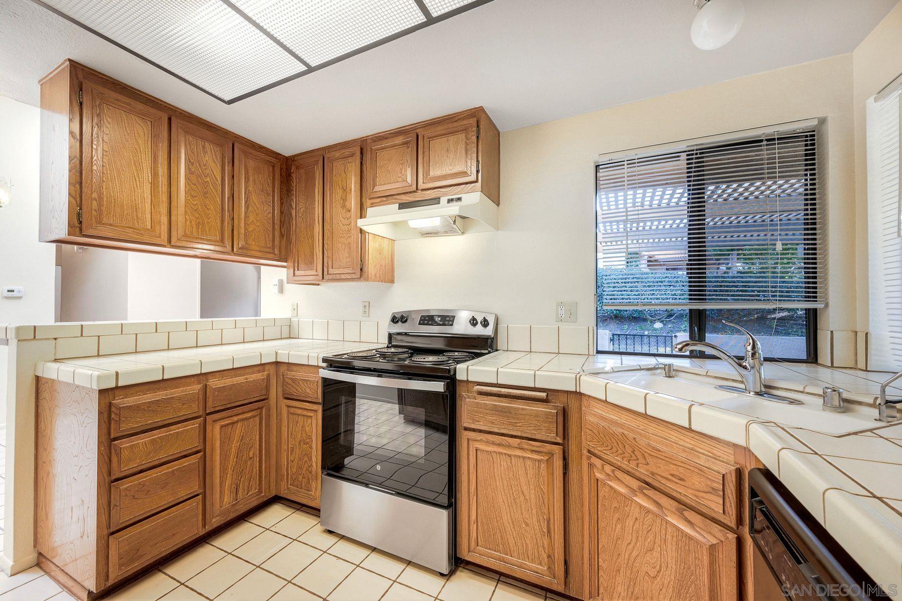 Detail Gallery Image 15 of 23 For 12767  Camino De La Breccia  79, San Diego,  CA 92128 - 3 Beds | 2 Baths