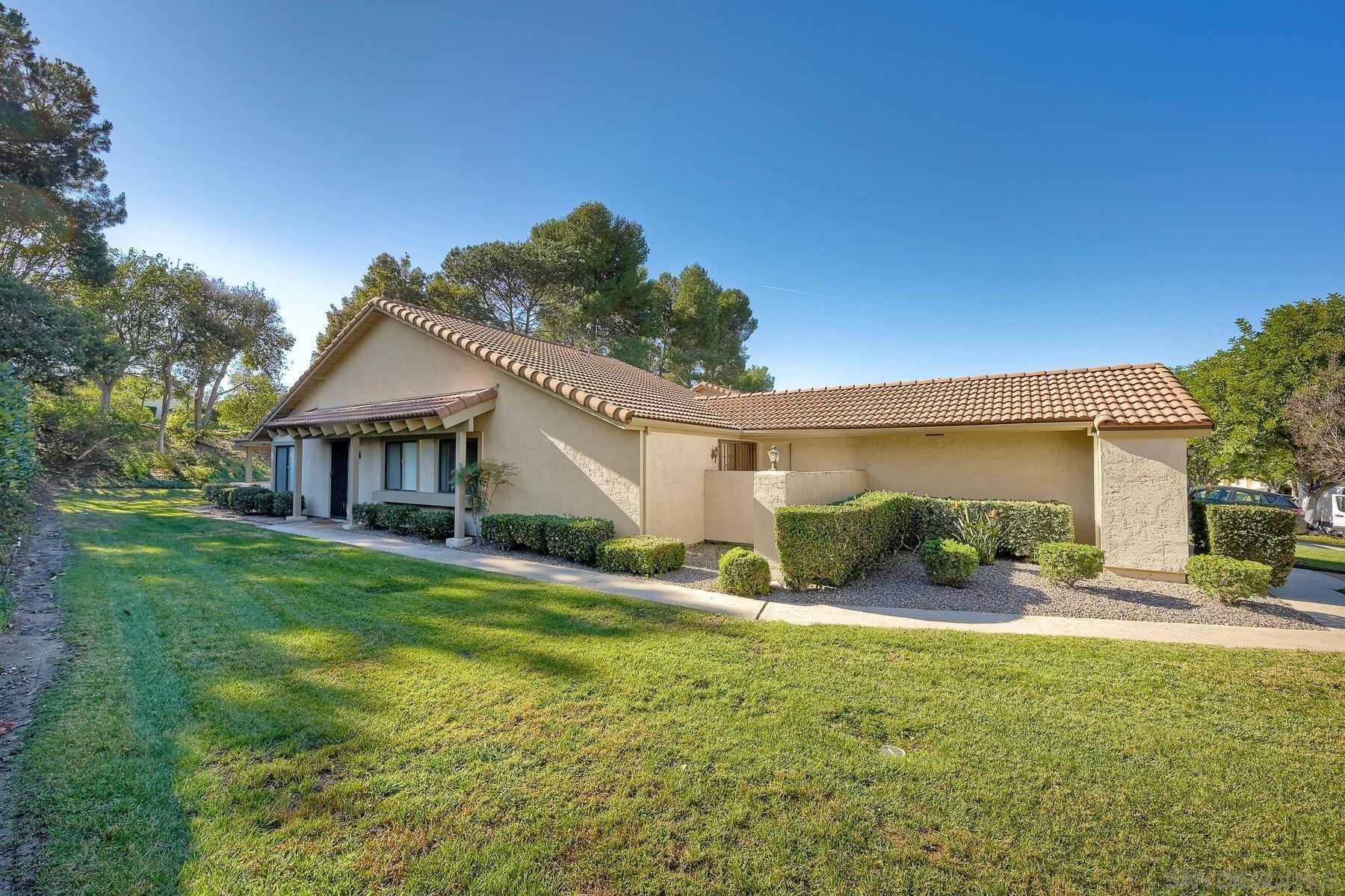 Detail Gallery Image 3 of 23 For 12767  Camino De La Breccia  79, San Diego,  CA 92128 - 3 Beds | 2 Baths