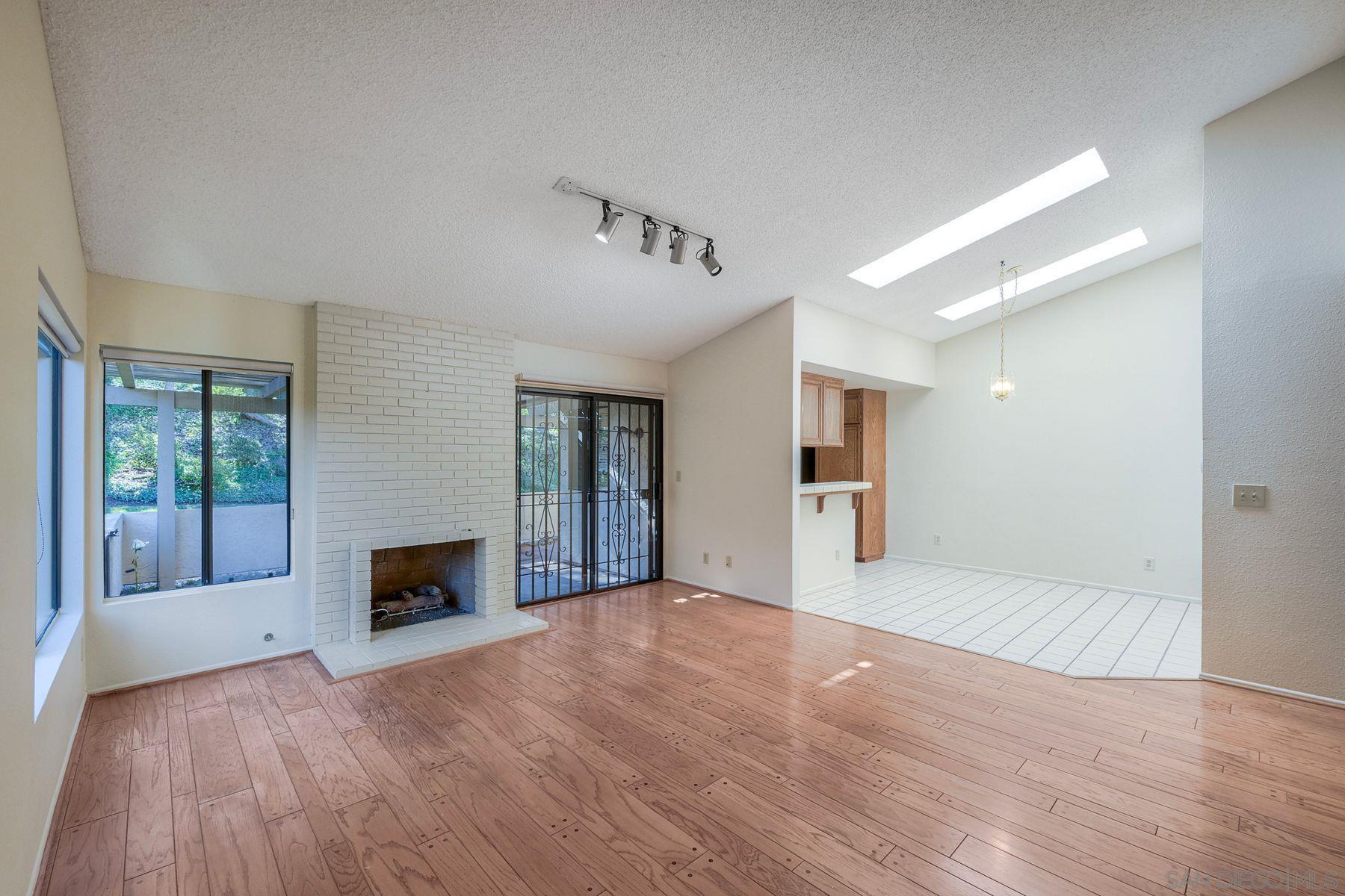 Detail Gallery Image 5 of 23 For 12767  Camino De La Breccia  79, San Diego,  CA 92128 - 3 Beds | 2 Baths