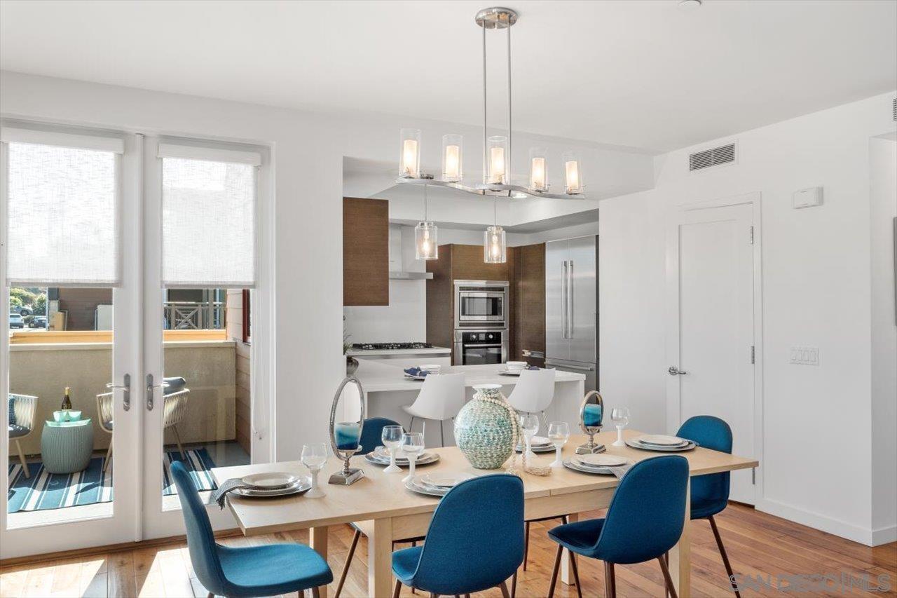 Detail Gallery Image 5 of 22 For 215  2nd Street  104, Encinitas,  CA 92024 - 2 Beds | 2/1 Baths