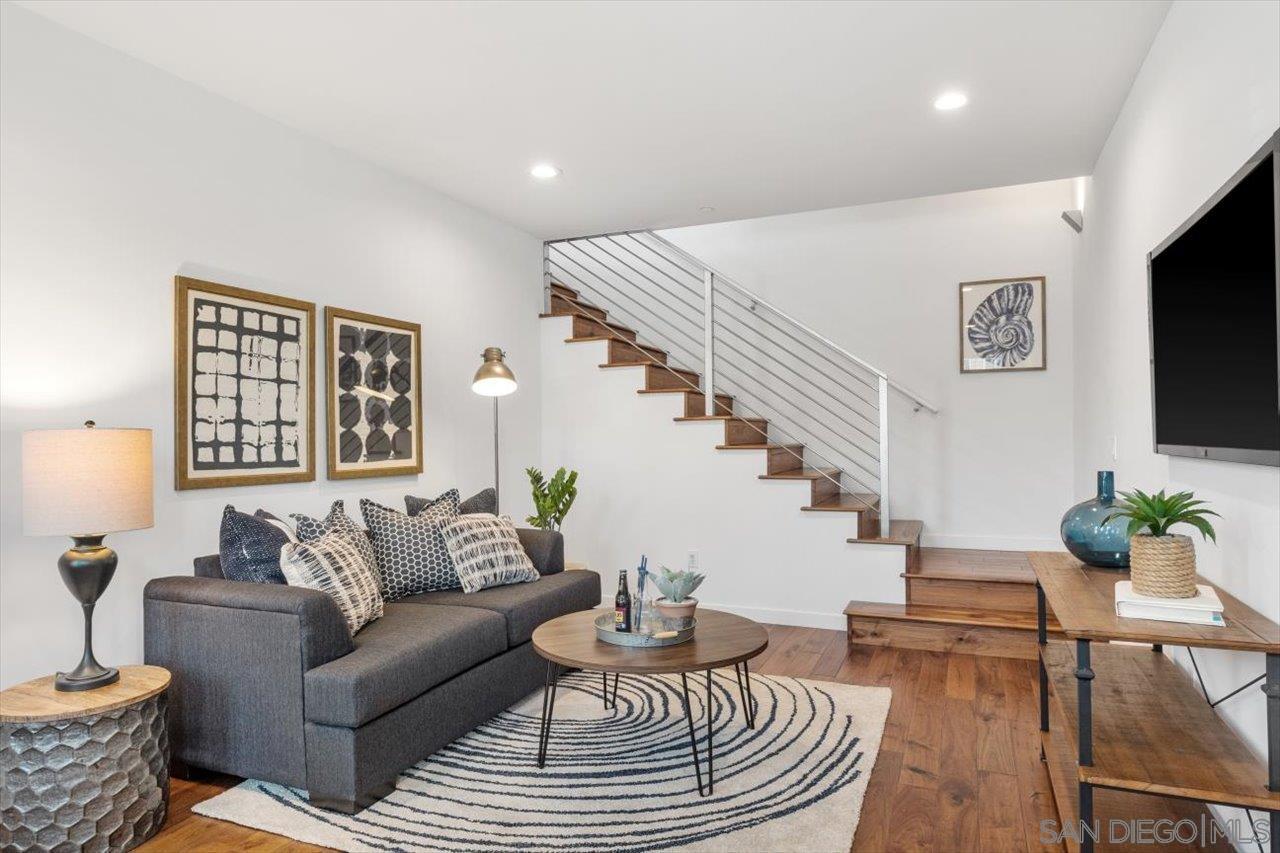 Detail Gallery Image 7 of 22 For 215  2nd Street  104, Encinitas,  CA 92024 - 2 Beds | 2/1 Baths