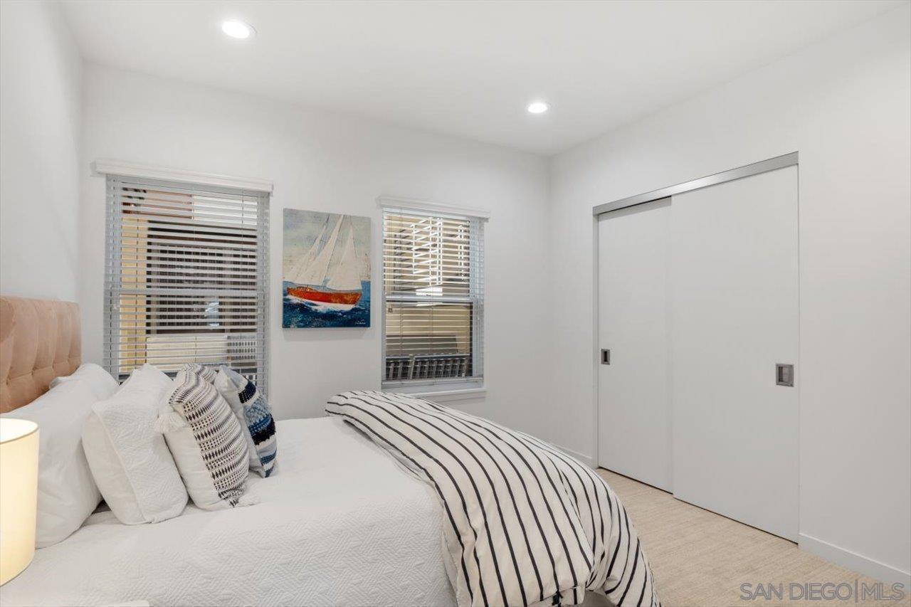 Detail Gallery Image 9 of 22 For 215  2nd Street  104, Encinitas,  CA 92024 - 2 Beds | 2/1 Baths