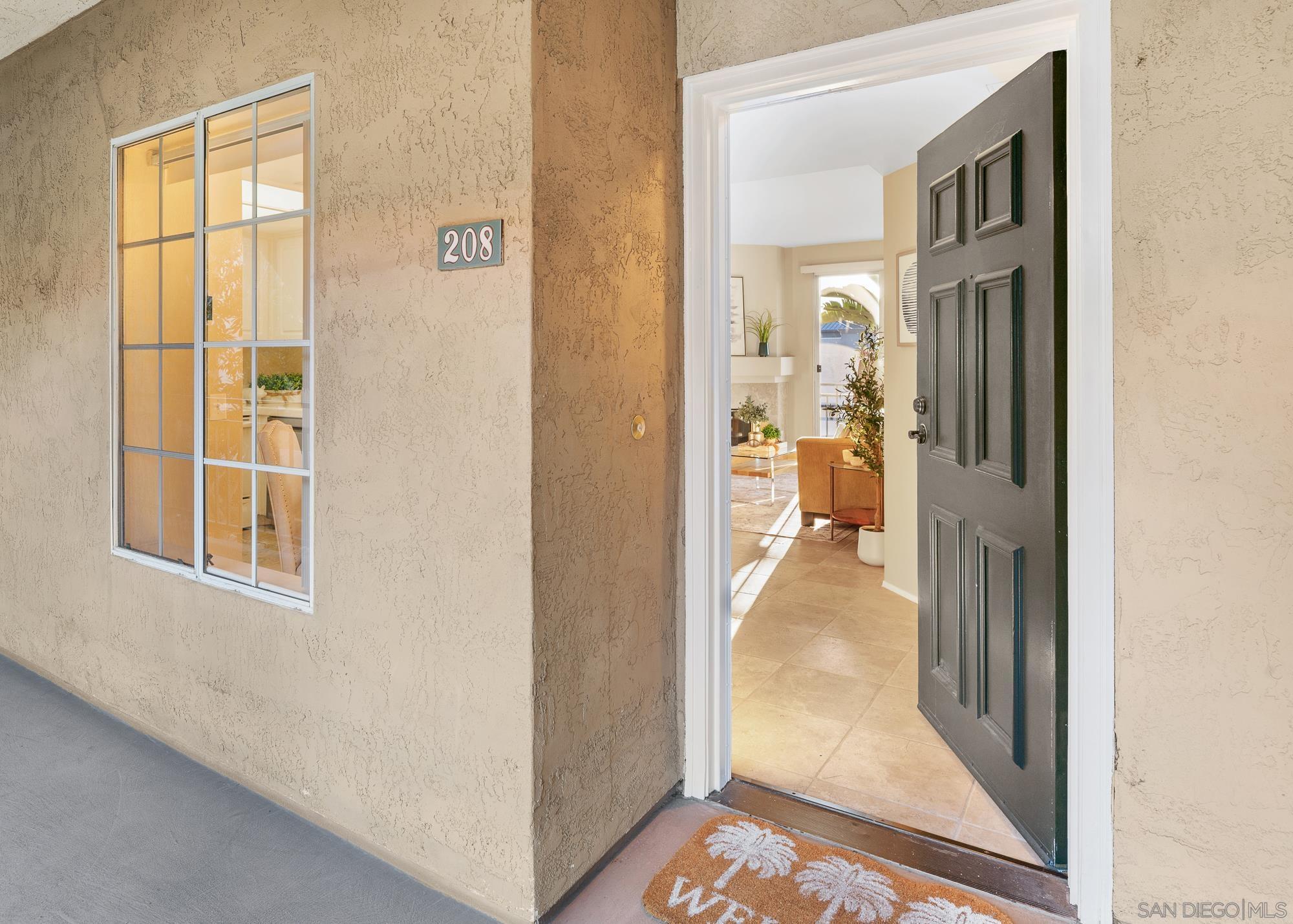 Detail Gallery Image 4 of 27 For 1950  Camino De La Reina  #208,  San Diego,  CA 92108 - 2 Beds | 2 Baths