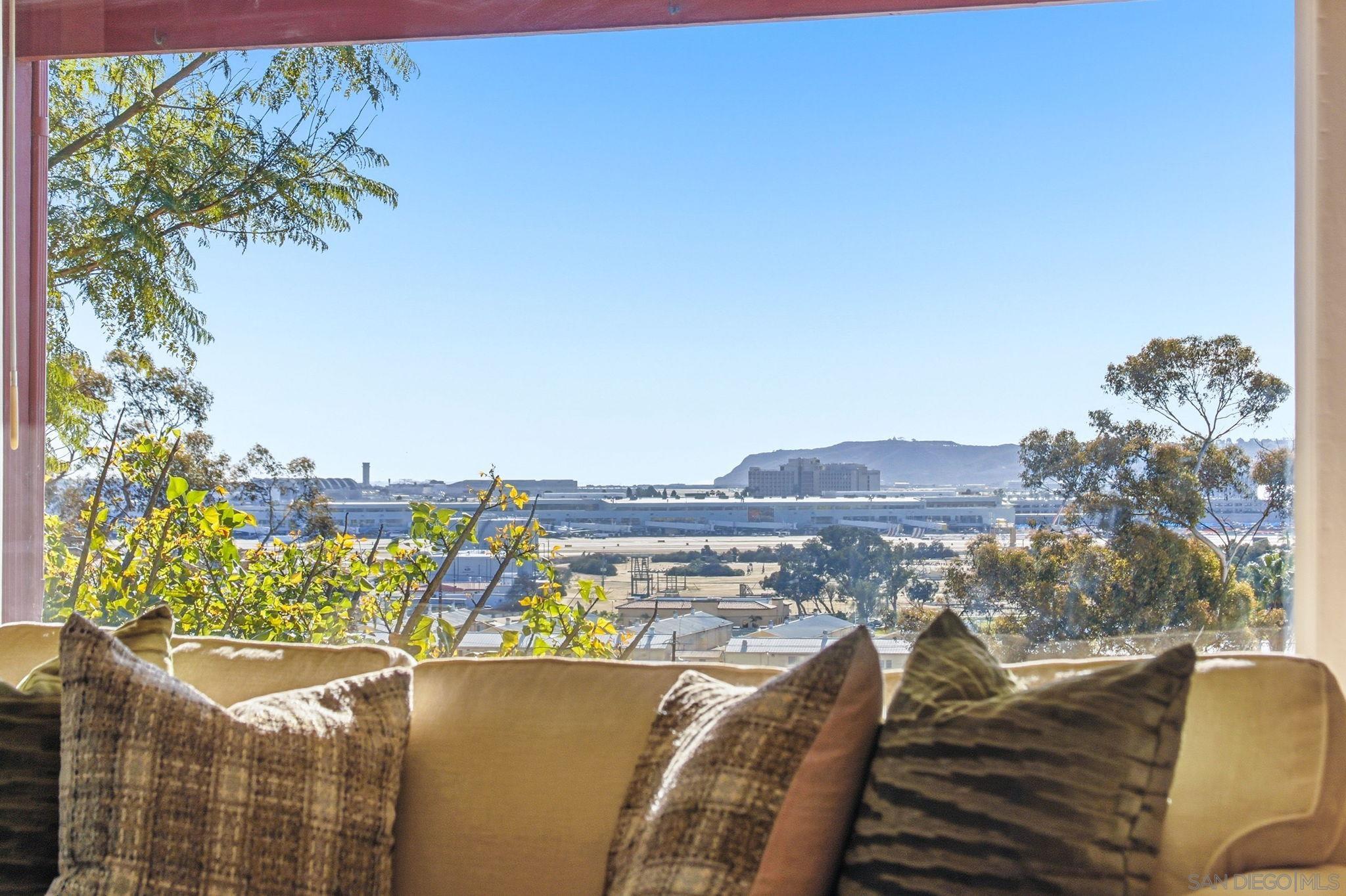 Detail Gallery Image 2 of 30 For 3911  California, San Diego,  CA 92110 - 2 Beds | 1 Baths