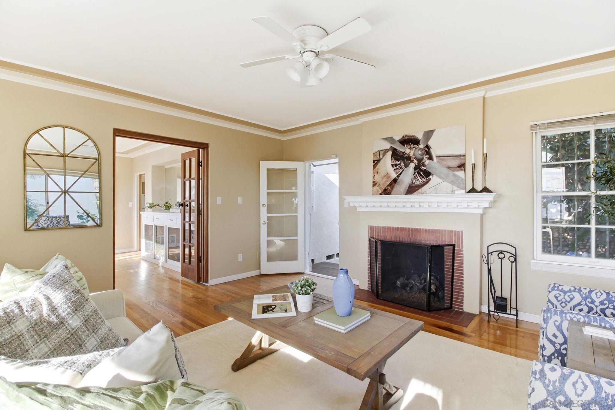 Detail Gallery Image 5 of 30 For 3911  California, San Diego,  CA 92110 - 2 Beds | 1 Baths