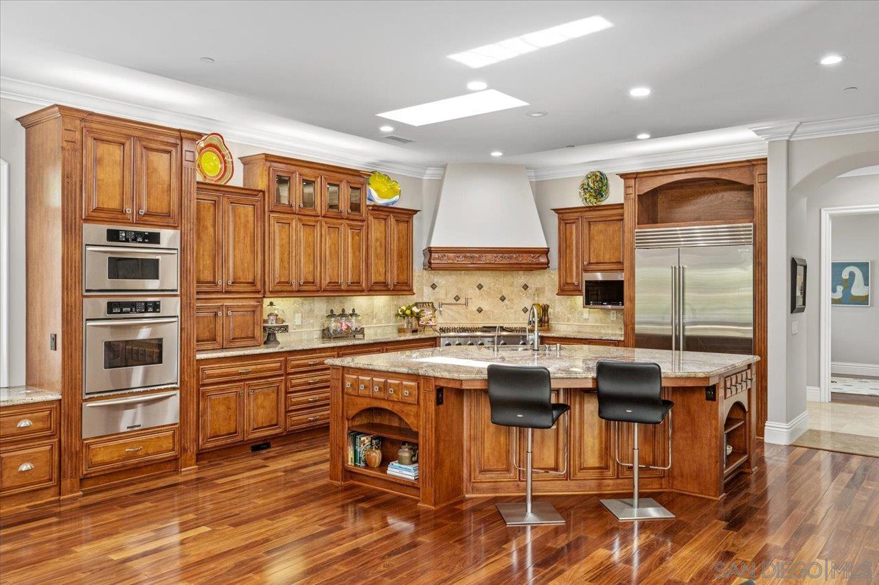 Detail Gallery Image 12 of 54 For 13391  Old Winemaster Court, Poway,  CA 92064 - 7 Beds | 5/1 Baths