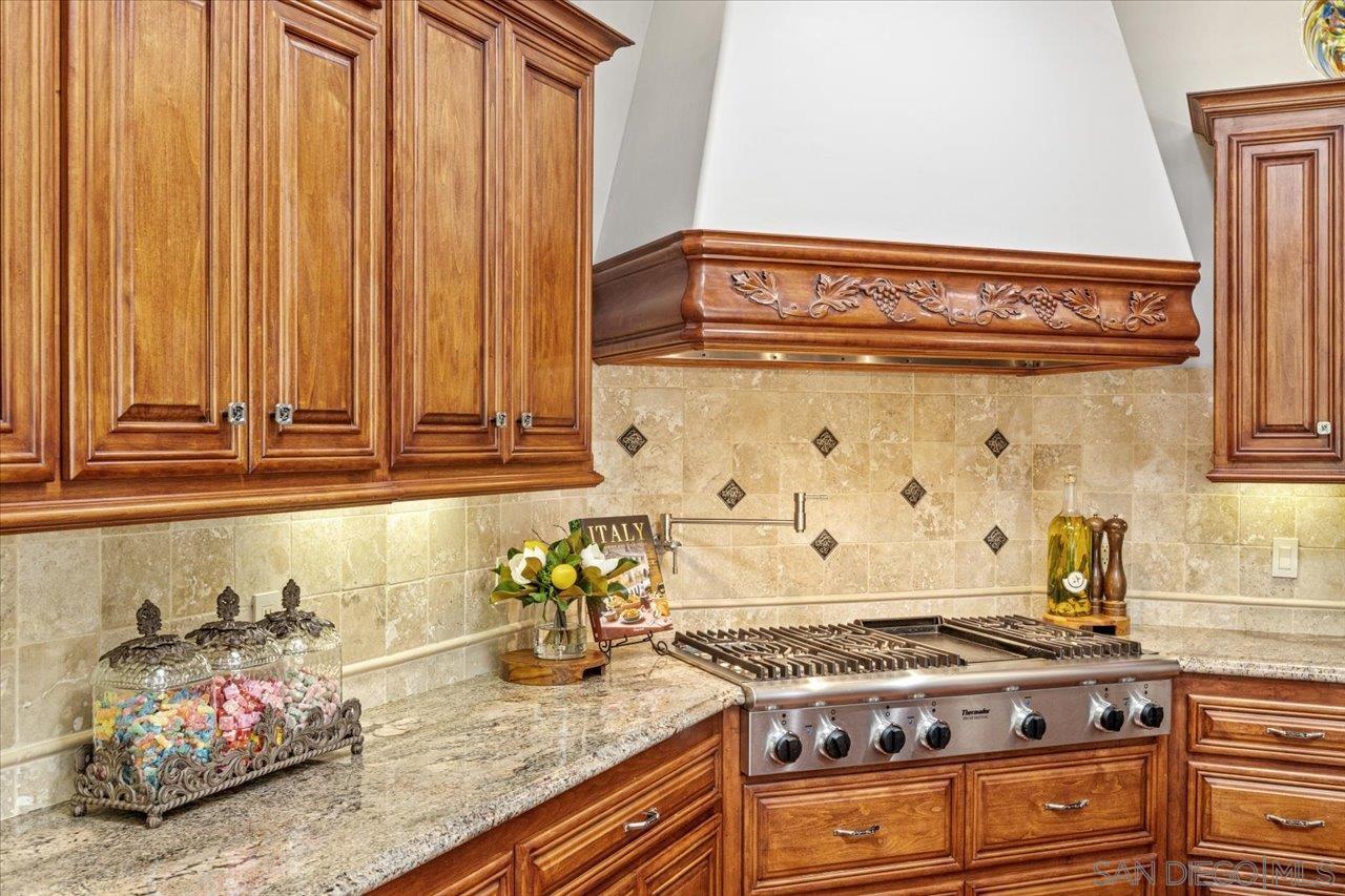 Detail Gallery Image 13 of 54 For 13391  Old Winemaster Court, Poway,  CA 92064 - 7 Beds | 5/1 Baths