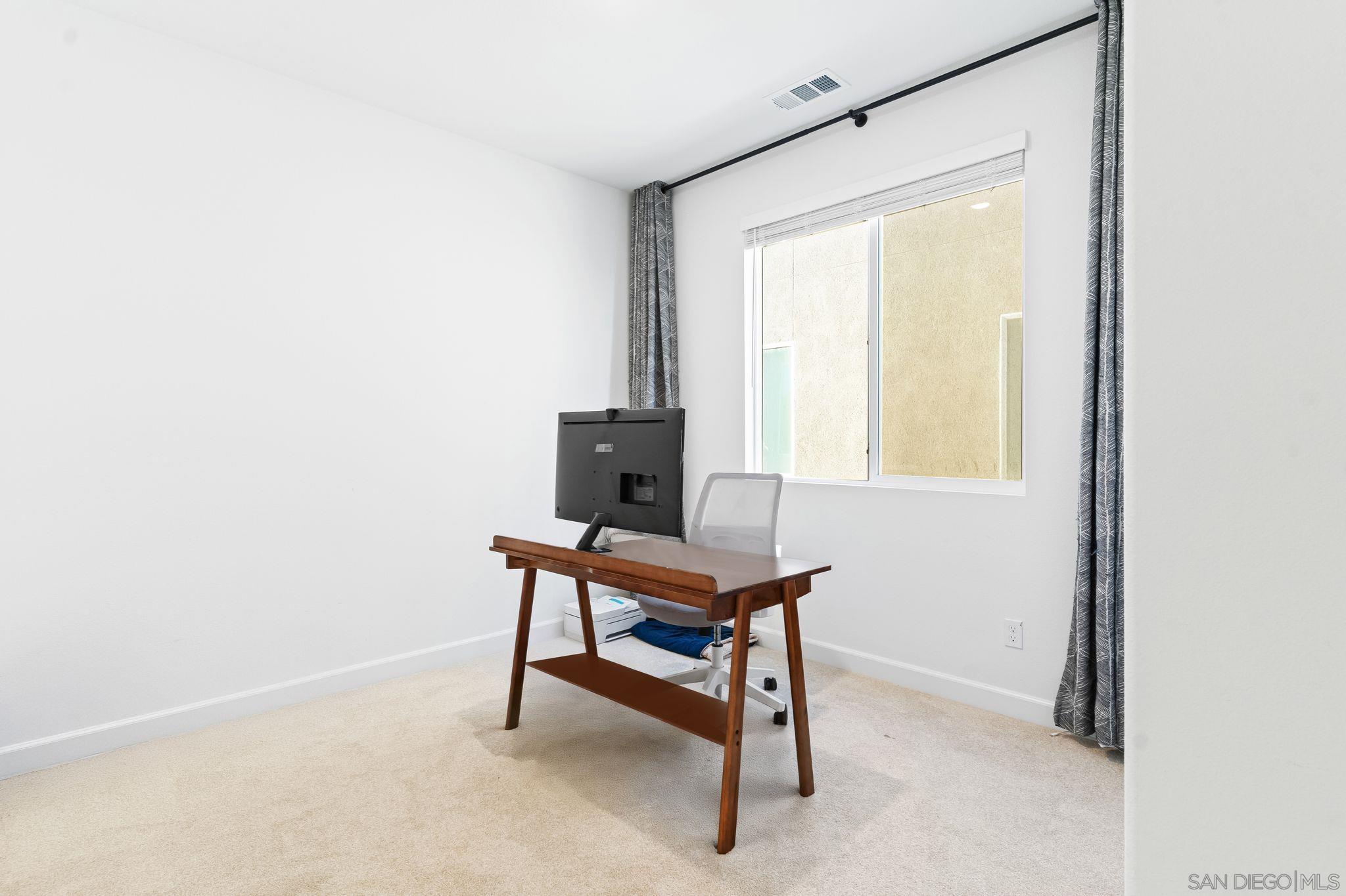 Detail Gallery Image 12 of 35 For 2158  Tributary Dr  #1,  Chula Vista,  CA 91913 - 3 Beds | 2/1 Baths