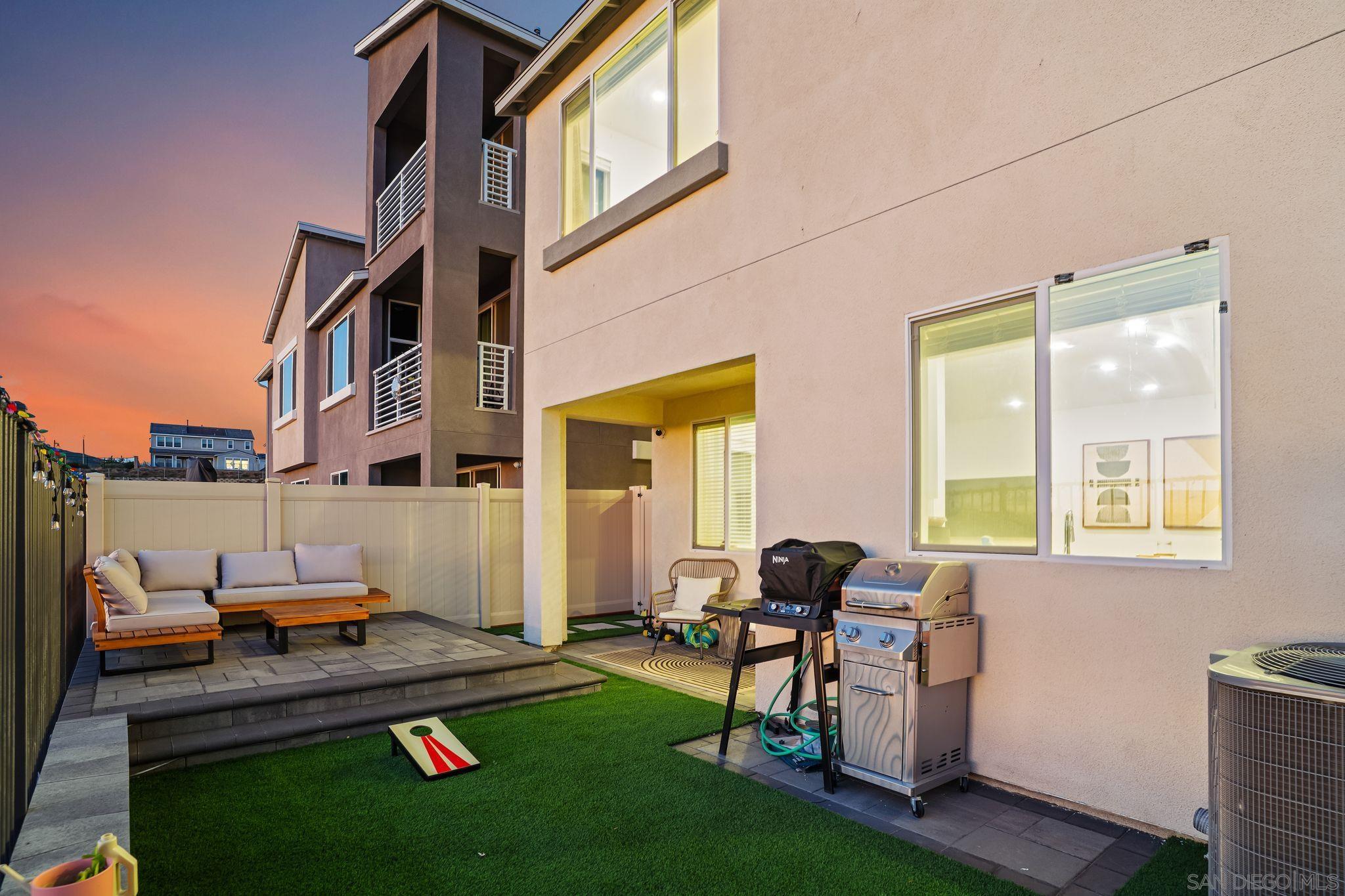 Detail Gallery Image 19 of 35 For 2158  Tributary Dr  #1,  Chula Vista,  CA 91913 - 3 Beds | 2/1 Baths
