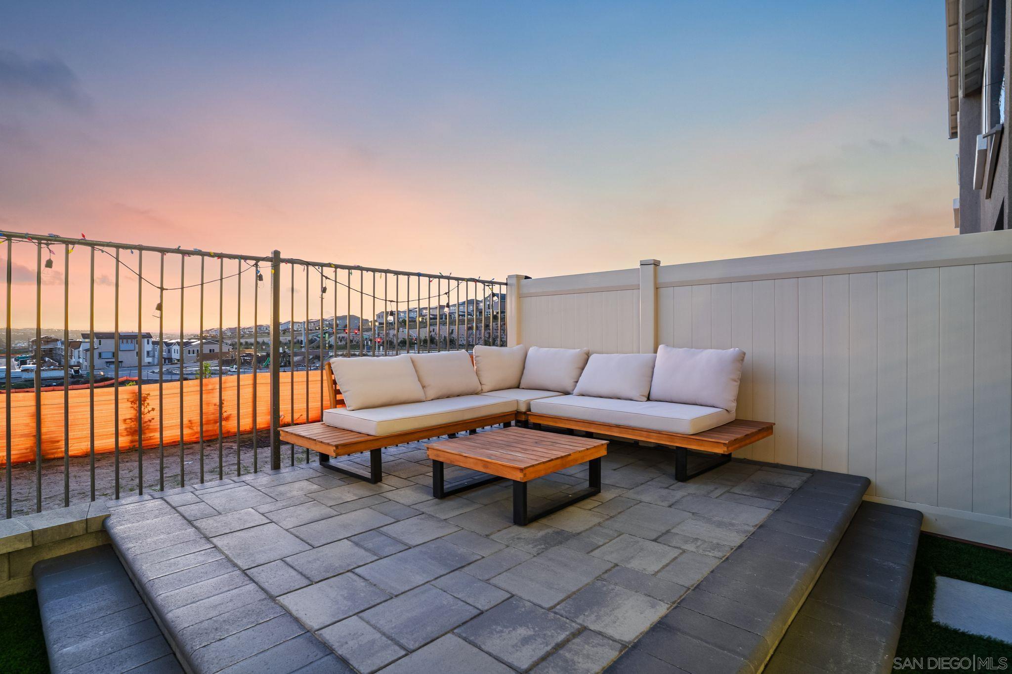 Detail Gallery Image 21 of 35 For 2158  Tributary Dr  #1,  Chula Vista,  CA 91913 - 3 Beds | 2/1 Baths