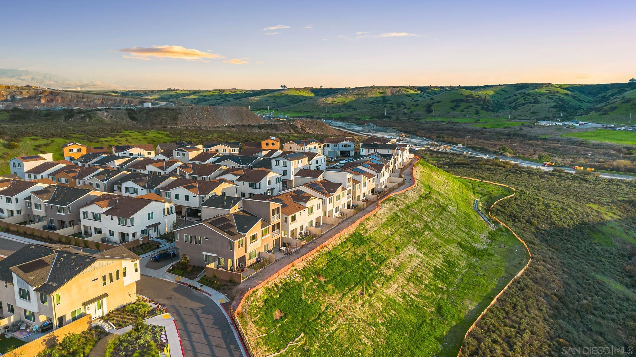 Detail Gallery Image 23 of 35 For 2158  Tributary Dr  #1,  Chula Vista,  CA 91913 - 3 Beds | 2/1 Baths