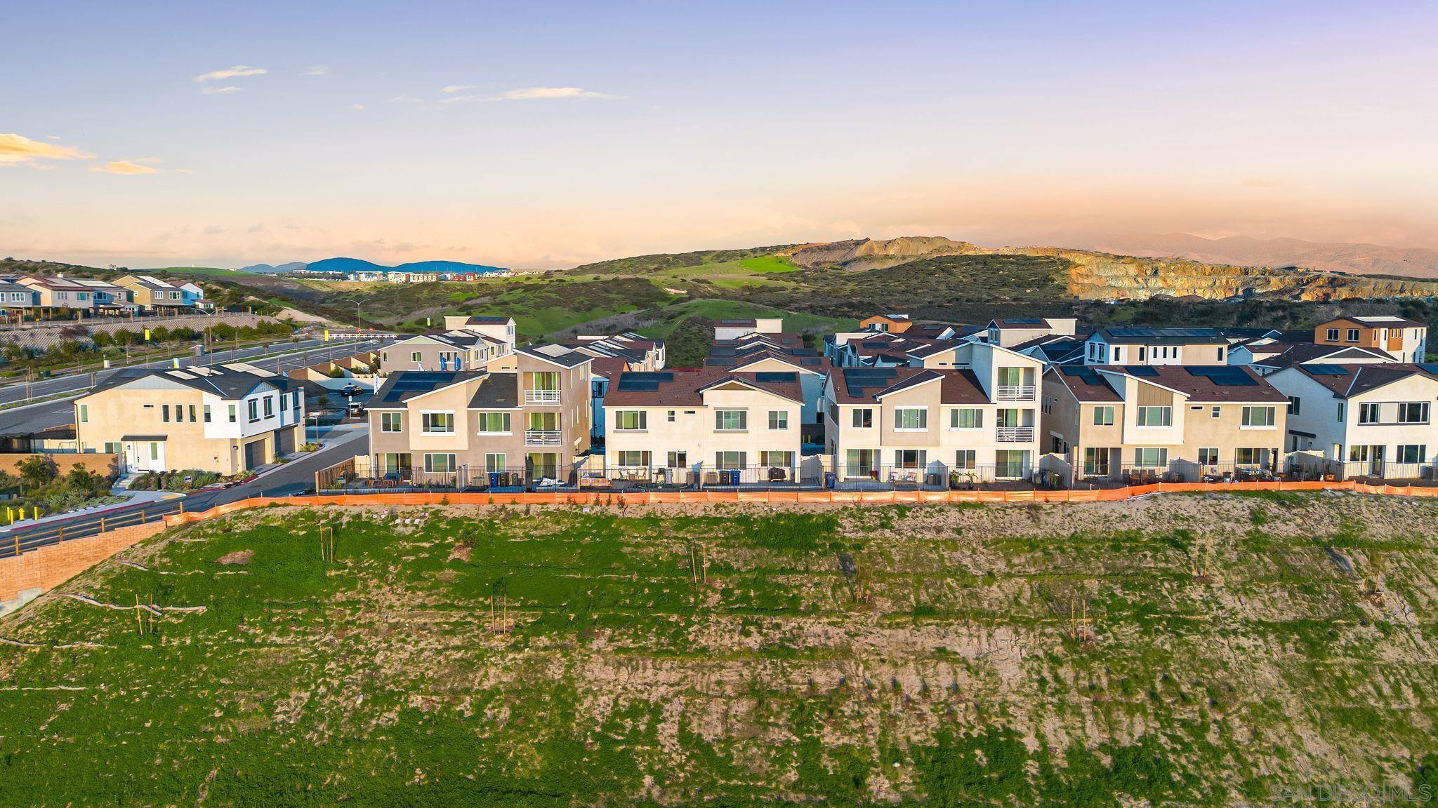 Detail Gallery Image 24 of 35 For 2158  Tributary Dr  #1,  Chula Vista,  CA 91913 - 3 Beds | 2/1 Baths