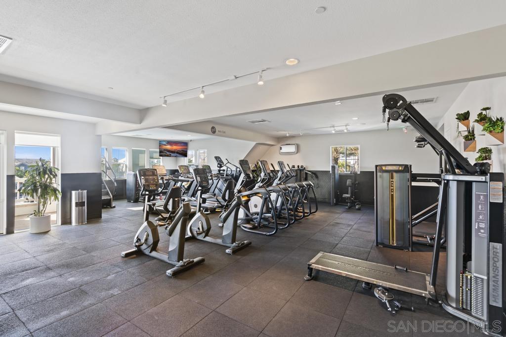 Detail Gallery Image 30 of 35 For 2158  Tributary Dr  #1,  Chula Vista,  CA 91913 - 3 Beds | 2/1 Baths