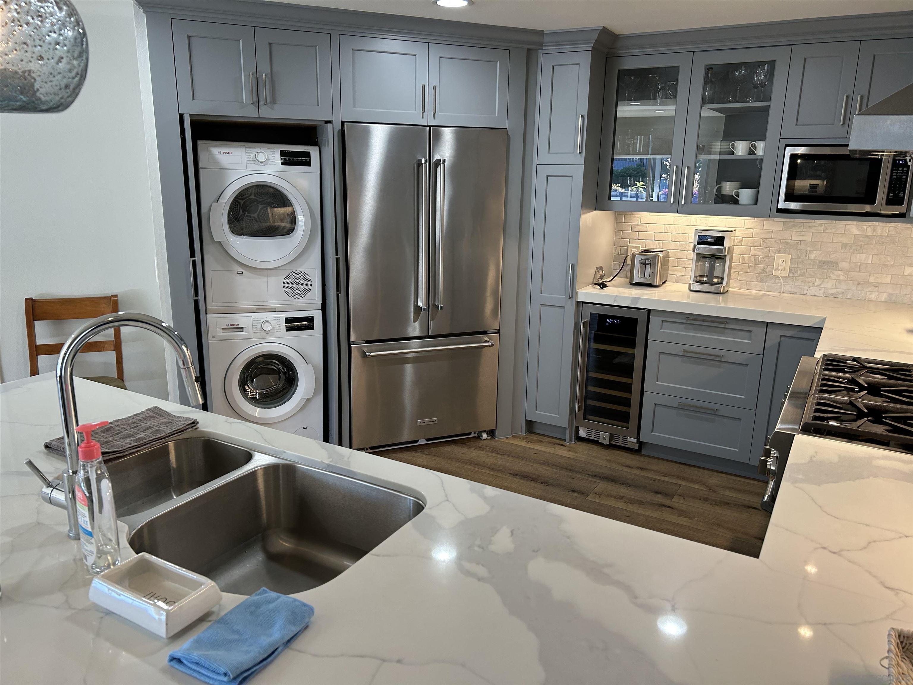 Detail Gallery Image 2 of 15 For India Street, San Diego,  CA 92101 - 2 Beds | 2 Baths