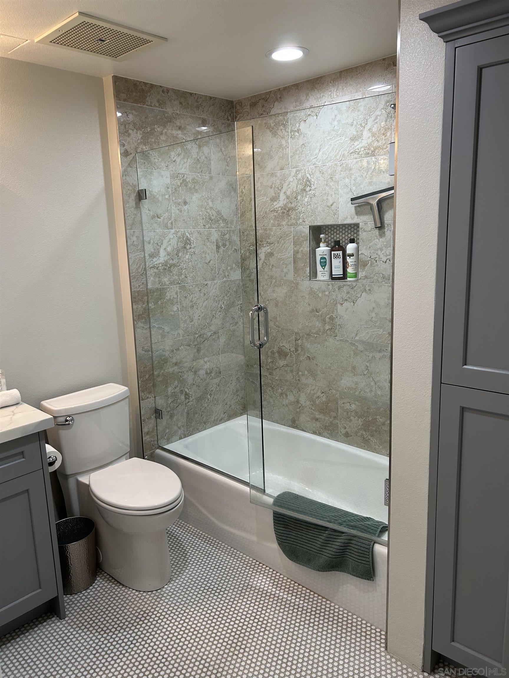 Detail Gallery Image 10 of 15 For India Street, San Diego,  CA 92101 - 2 Beds | 2 Baths