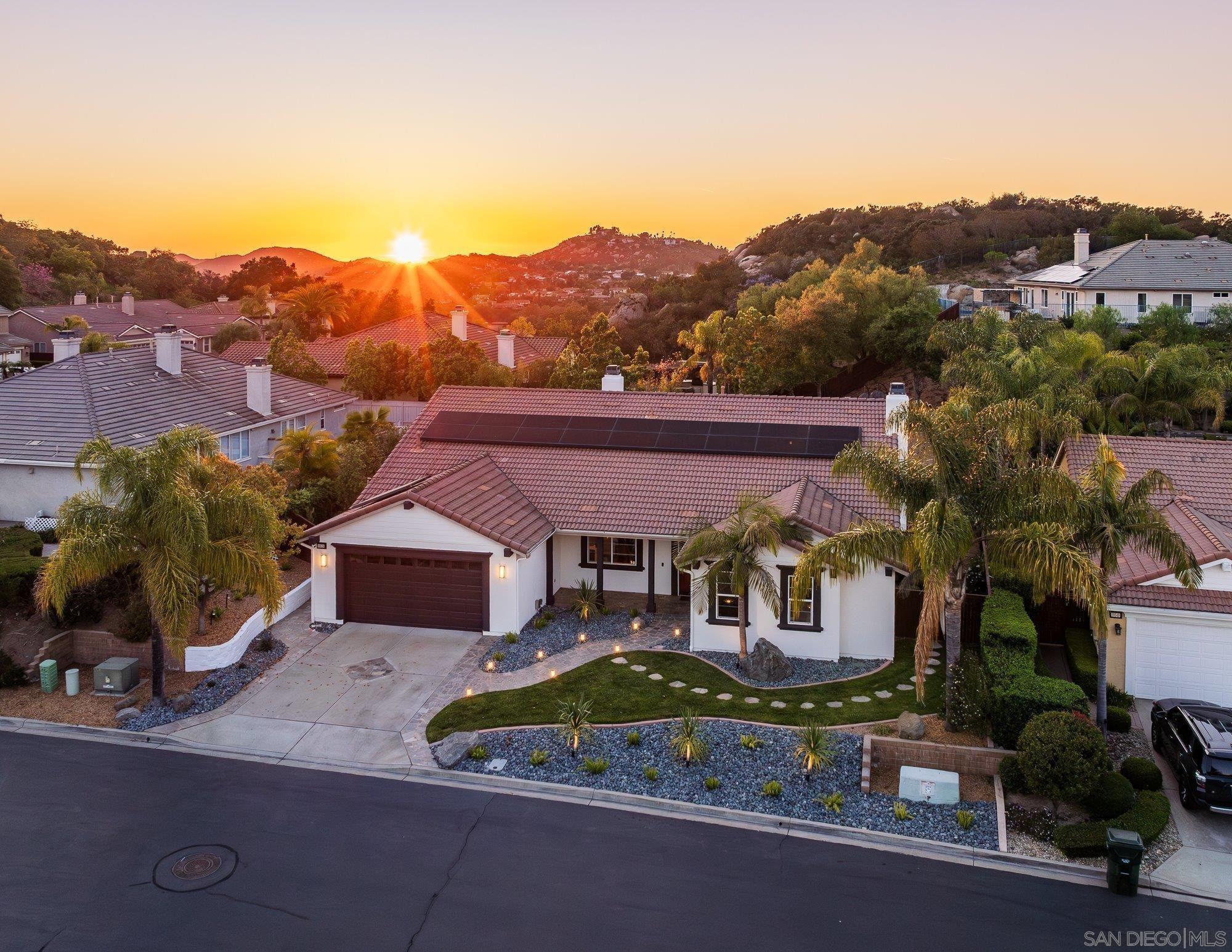 Detail Gallery Image 2 of 42 For 10528  Pinion Trl, Escondido,  CA 92026 - 4 Beds | 2/1 Baths