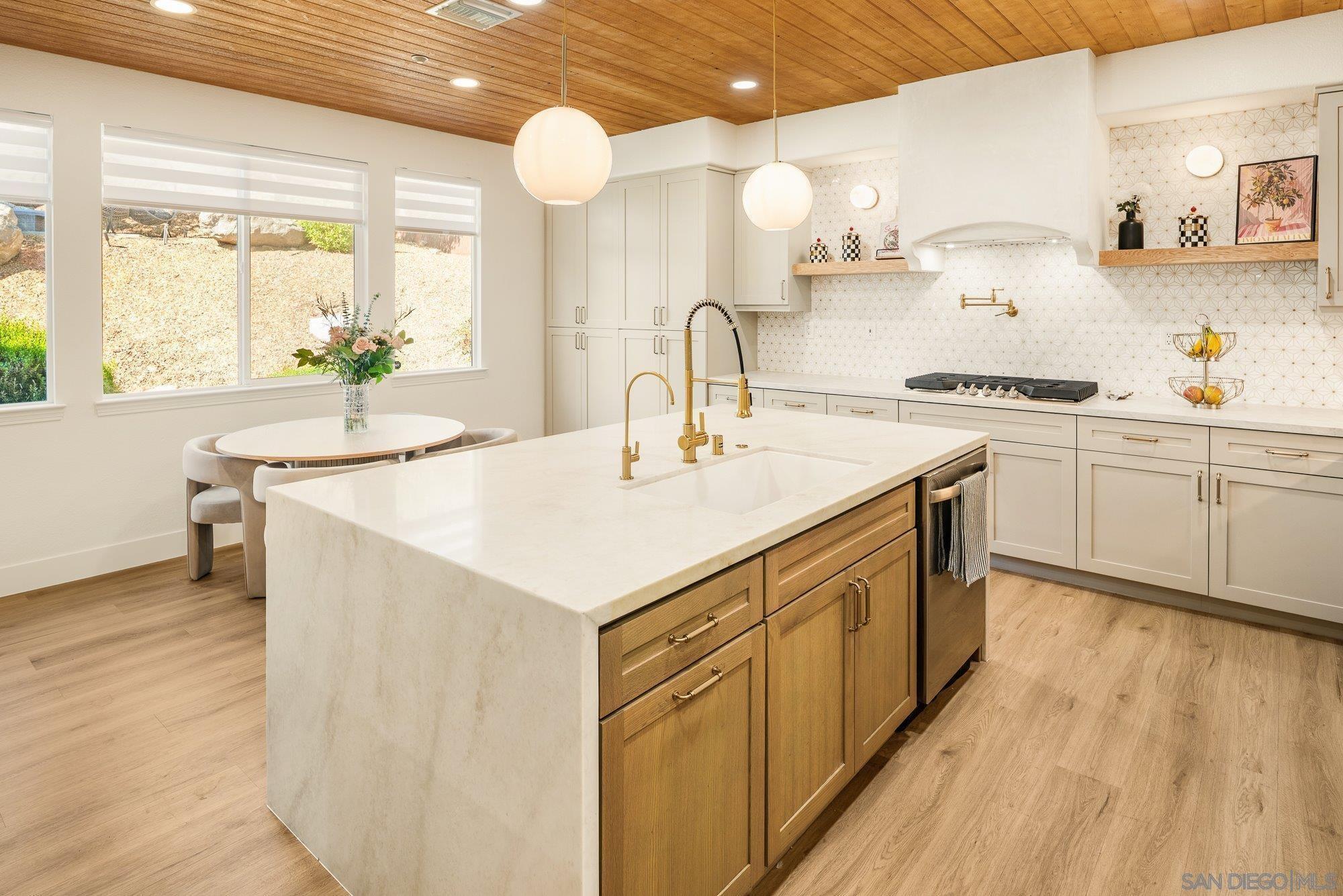 Detail Gallery Image 13 of 42 For 10528  Pinion Trl, Escondido,  CA 92026 - 4 Beds | 2/1 Baths