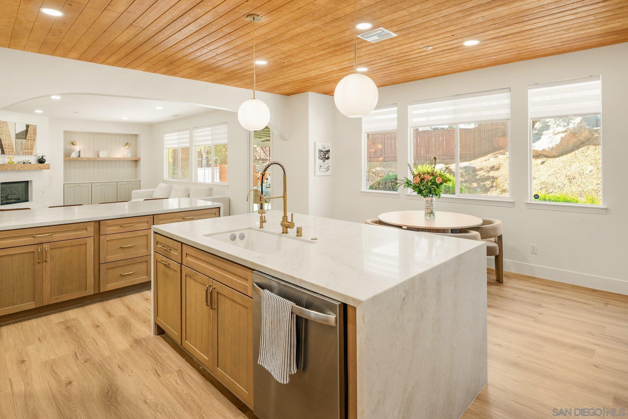 Detail Gallery Image 14 of 42 For 10528  Pinion Trl, Escondido,  CA 92026 - 4 Beds | 2/1 Baths