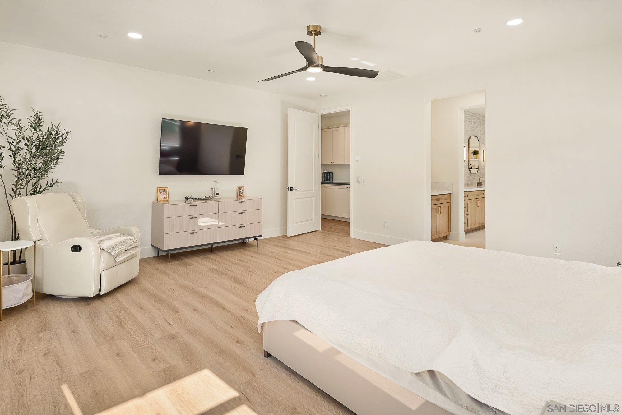 Detail Gallery Image 21 of 42 For 10528  Pinion Trl, Escondido,  CA 92026 - 4 Beds | 2/1 Baths