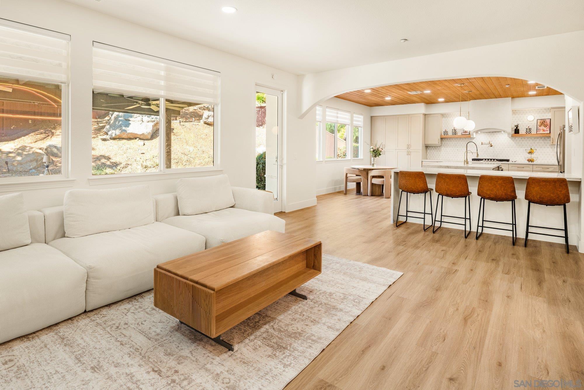 Detail Gallery Image 9 of 42 For 10528  Pinion Trl, Escondido,  CA 92026 - 4 Beds | 2/1 Baths