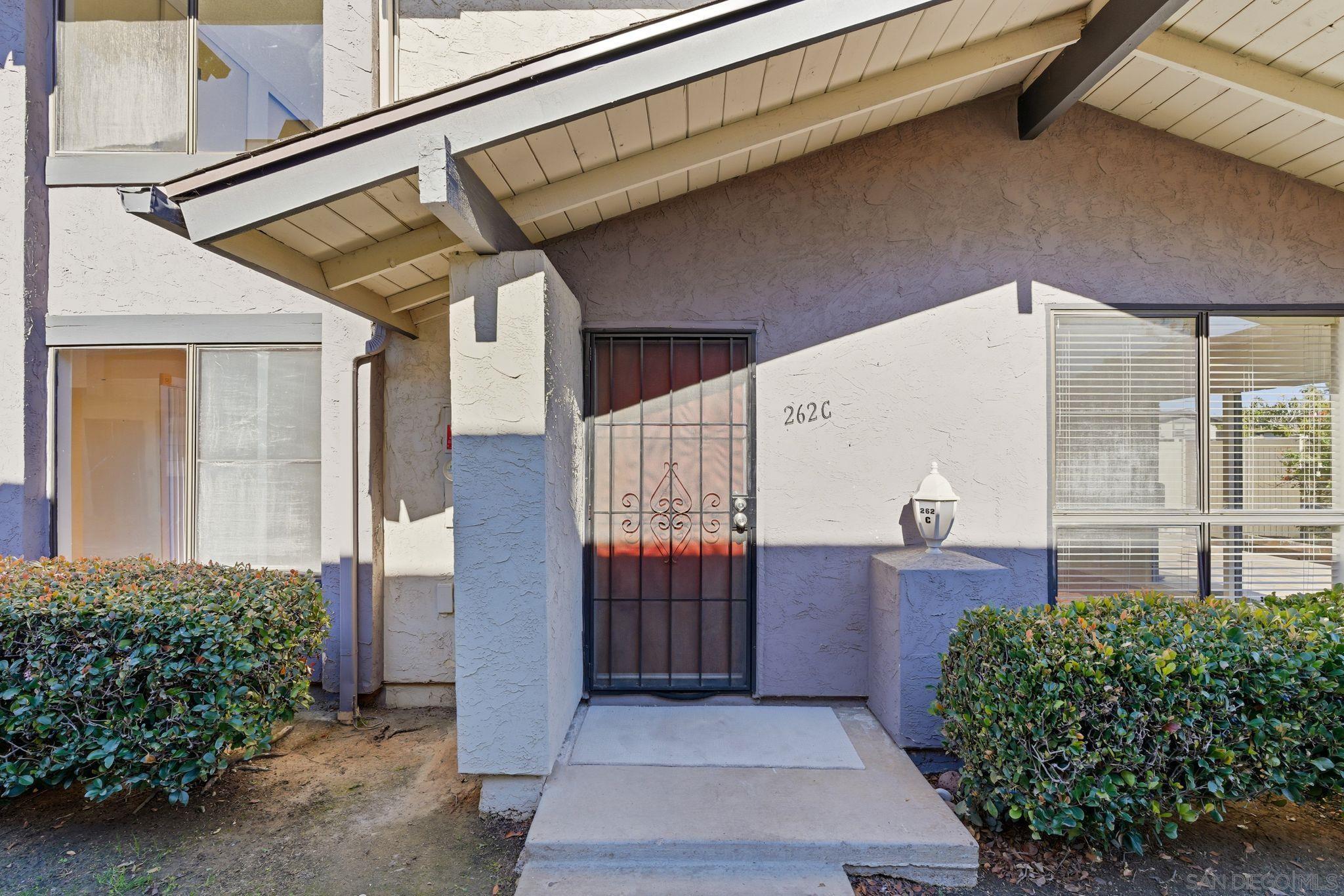 Detail Gallery Image 2 of 29 For 262  Rancho Drive  #C,  Chula Vista,  CA 91911 - 4 Beds | 2 Baths