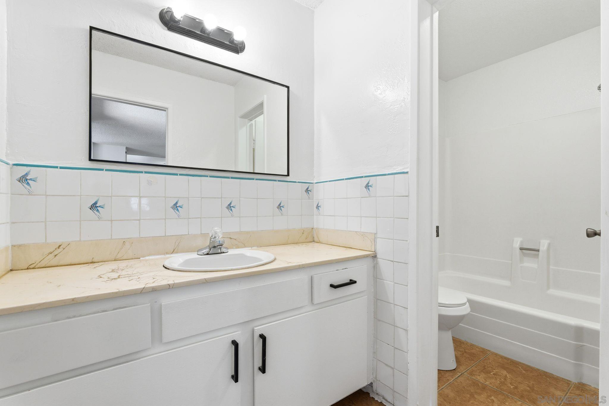 Detail Gallery Image 11 of 29 For 262  Rancho Drive  #C,  Chula Vista,  CA 91911 - 4 Beds | 2 Baths