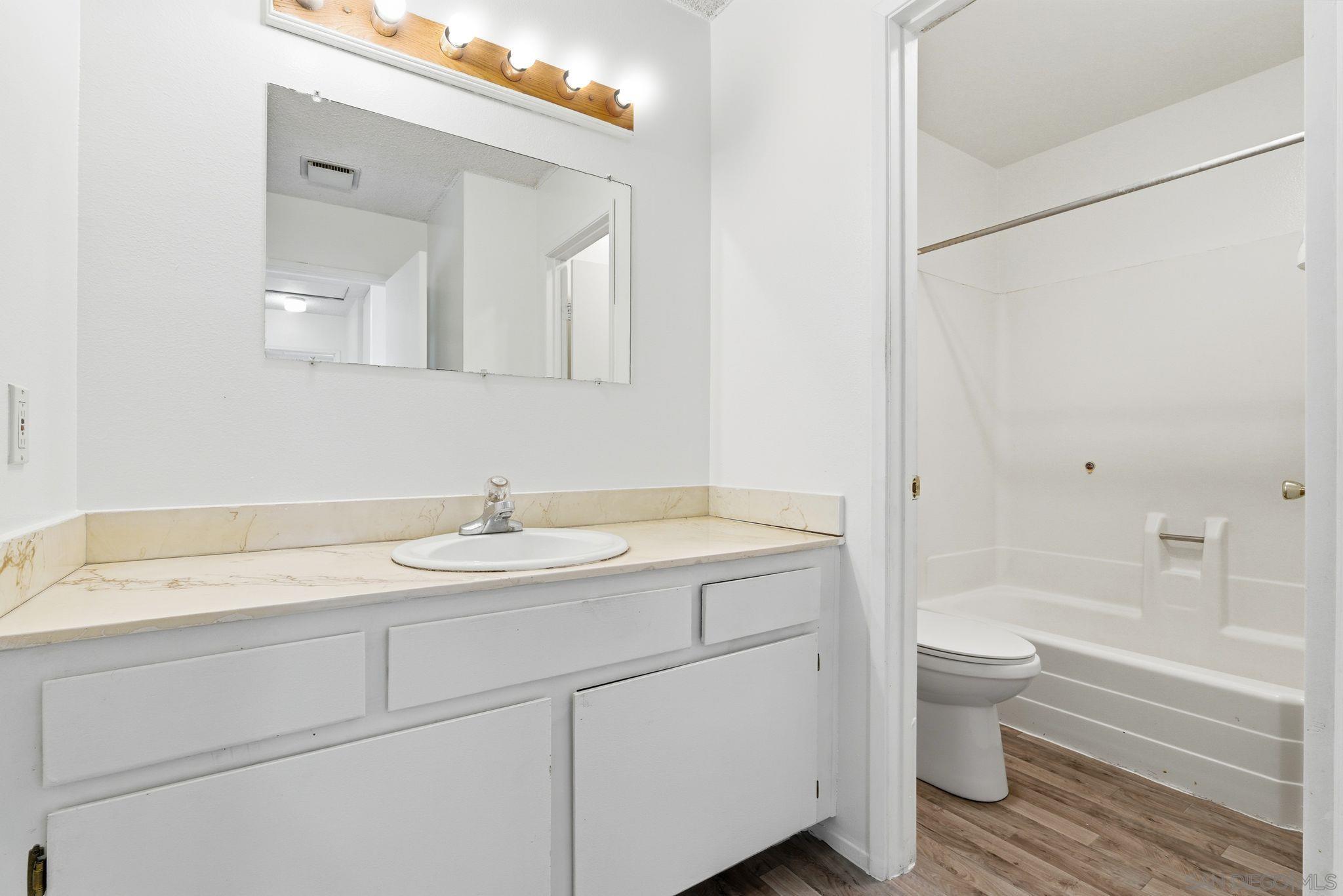 Detail Gallery Image 14 of 29 For 262  Rancho Drive  #C,  Chula Vista,  CA 91911 - 4 Beds | 2 Baths