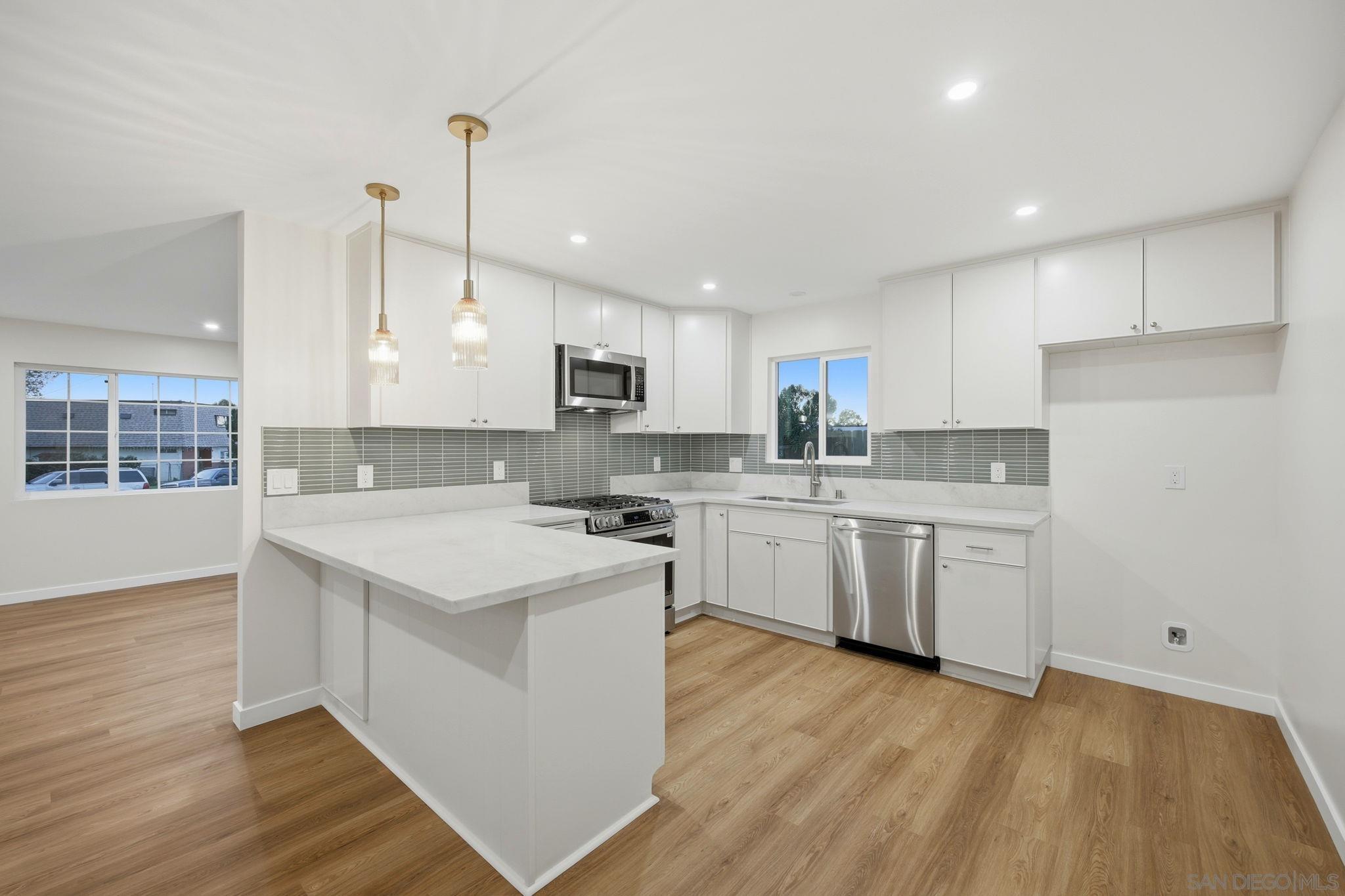 Detail Gallery Image 11 of 60 For 8644  Eileen St., Spring Valley,  CA 91977 - 4 Beds | 3 Baths