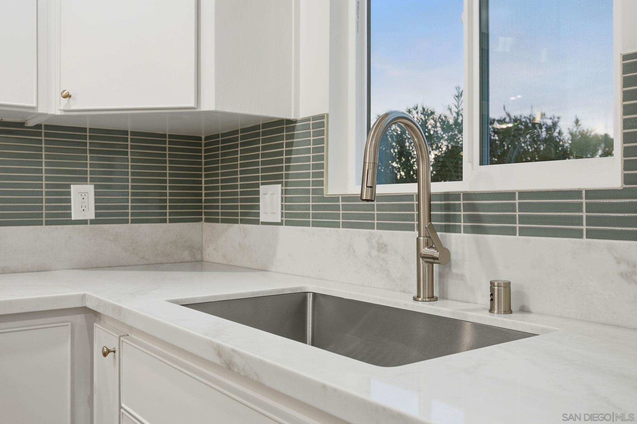 Detail Gallery Image 13 of 60 For 8644  Eileen St., Spring Valley,  CA 91977 - 4 Beds | 3 Baths