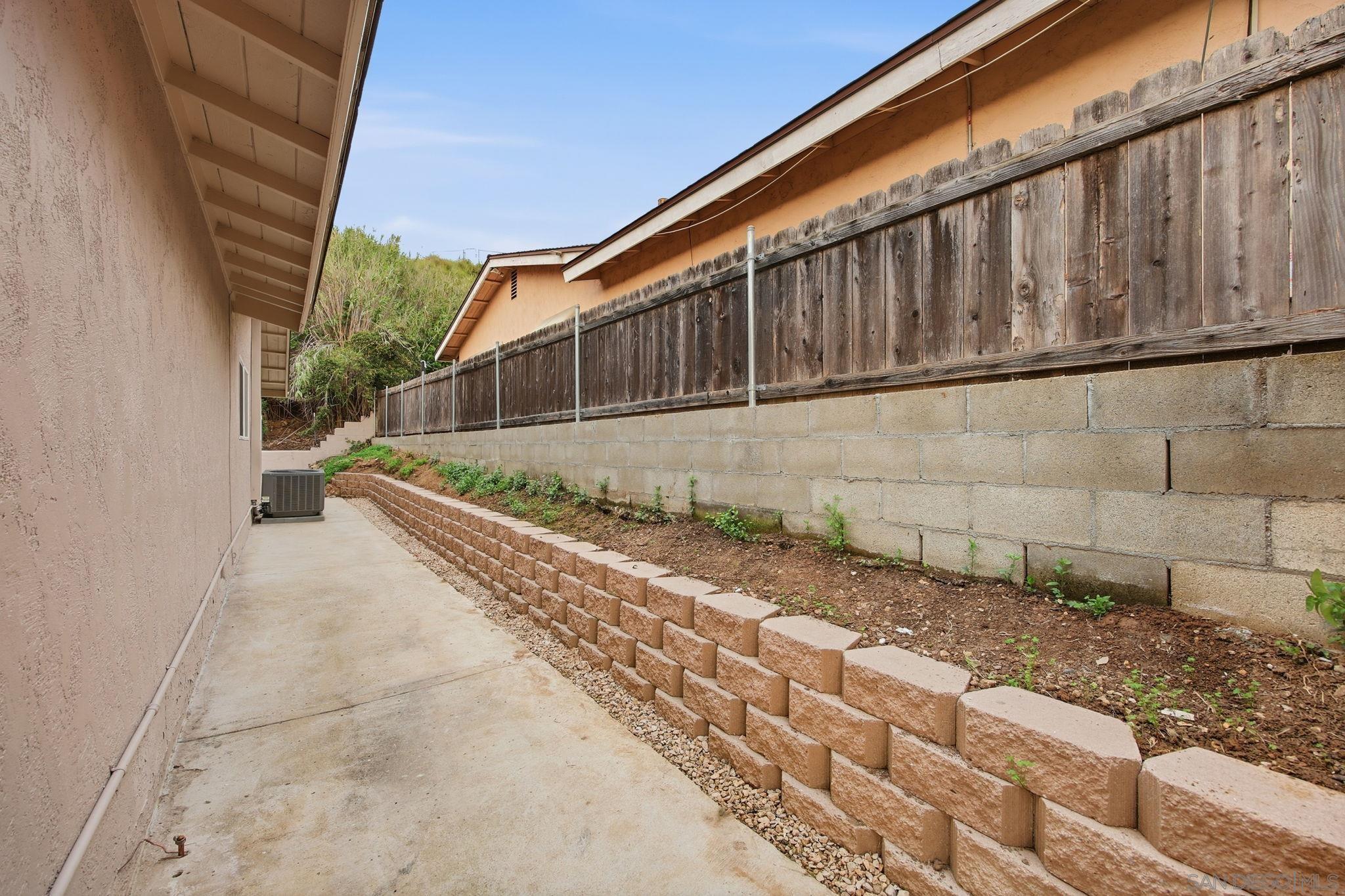 Detail Gallery Image 34 of 60 For 8644  Eileen St., Spring Valley,  CA 91977 - 4 Beds | 3 Baths