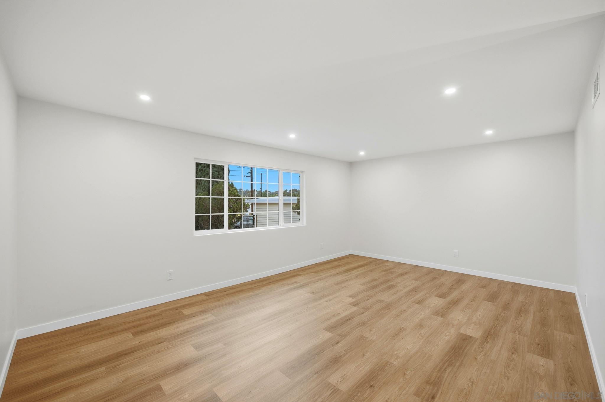 Detail Gallery Image 8 of 60 For 8644  Eileen St., Spring Valley,  CA 91977 - 4 Beds | 3 Baths