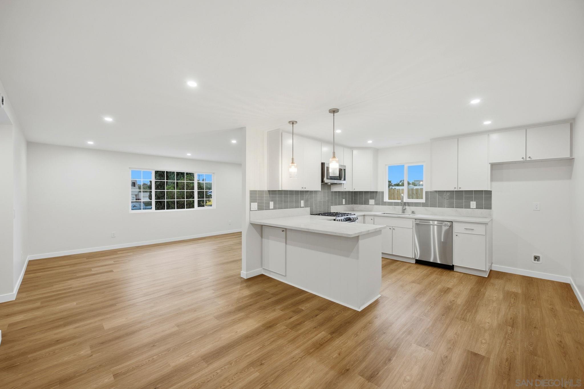 Detail Gallery Image 9 of 60 For 8644  Eileen St., Spring Valley,  CA 91977 - 4 Beds | 3 Baths