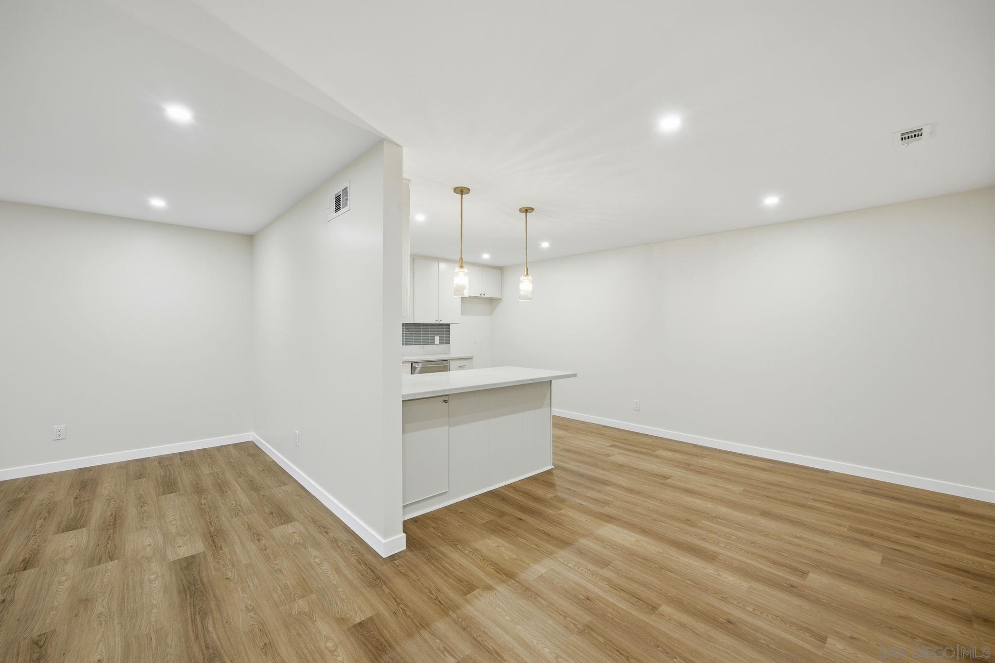 Detail Gallery Image 10 of 60 For 8644  Eileen St., Spring Valley,  CA 91977 - 4 Beds | 3 Baths