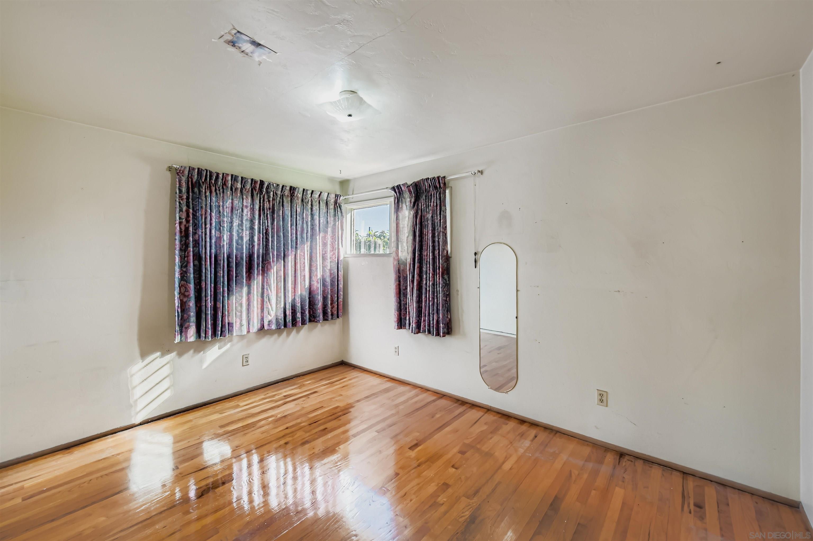 Detail Gallery Image 16 of 27 For 6927  Waite Dr, La Mesa,  CA 91941 - 3 Beds | 1 Baths