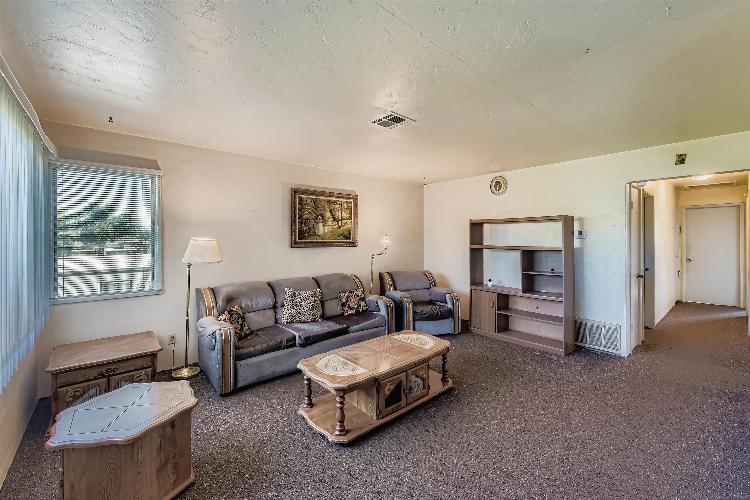 Detail Gallery Image 5 of 27 For 6927  Waite Dr, La Mesa,  CA 91941 - 3 Beds | 1 Baths