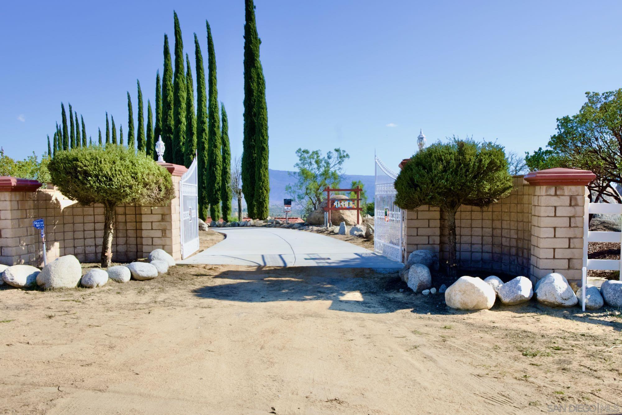 Detail Gallery Image 3 of 63 For 41482  Rocky Ridge Ct., Aguanga,  CA 92536 - 4 Beds | 2 Baths