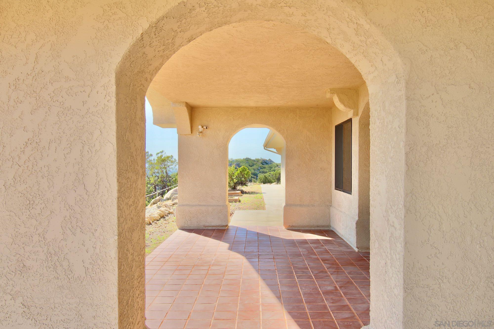 Detail Gallery Image 8 of 63 For 41482  Rocky Ridge Ct., Aguanga,  CA 92536 - 4 Beds | 2 Baths