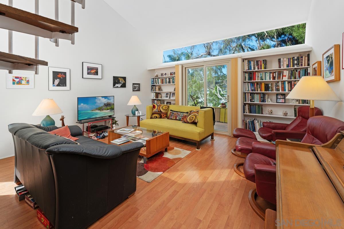 Detail Gallery Image 2 of 33 For 4875  Academy St, San Diego,  CA 92109 - 3 Beds | 2 Baths