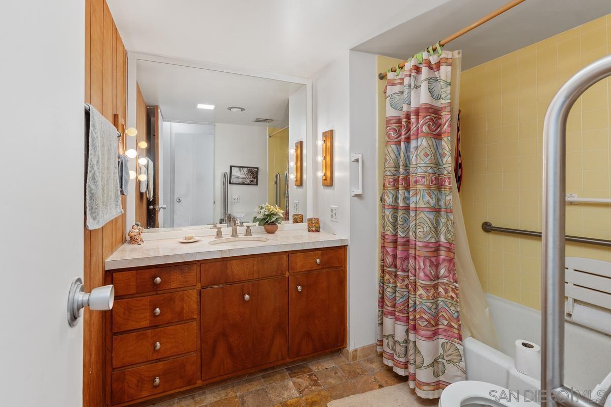 Detail Gallery Image 16 of 33 For 4875  Academy St, San Diego,  CA 92109 - 3 Beds | 2 Baths