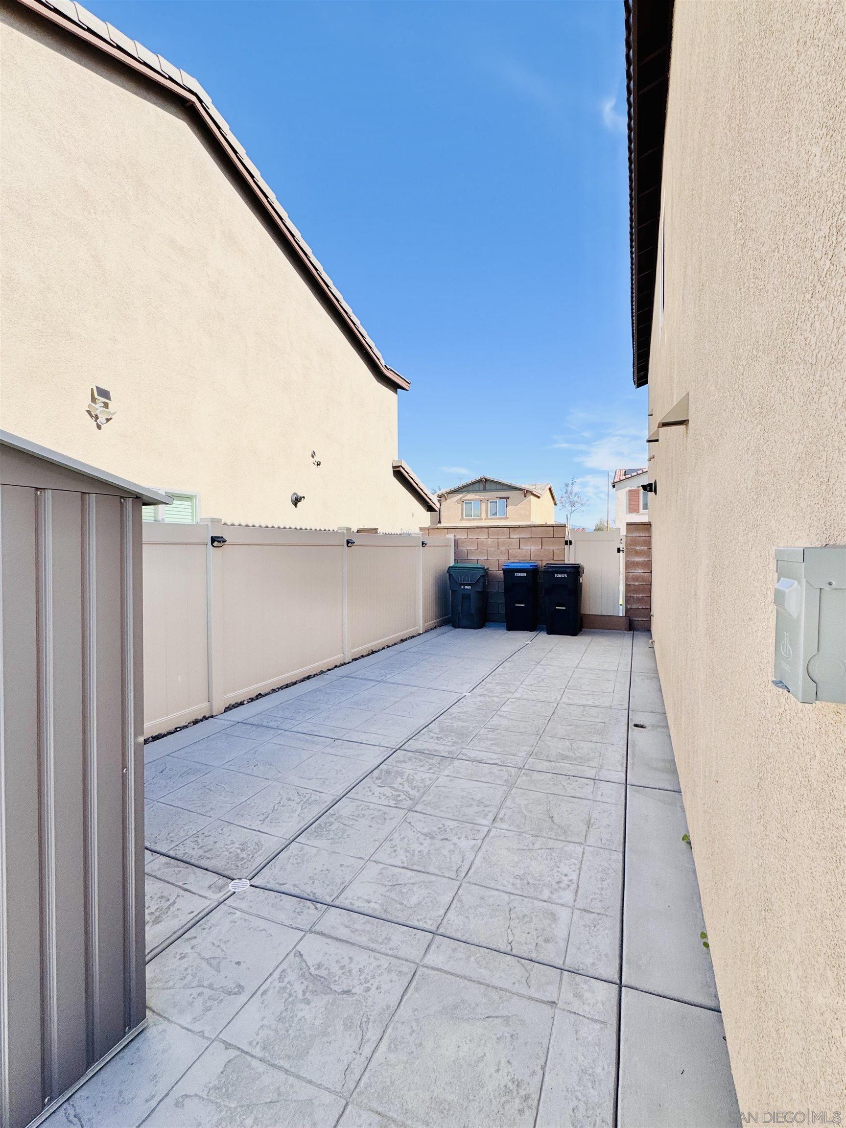 Detail Gallery Image 10 of 14 For 28533  Scorpion Ln, Winchester,  CA 92596 - 3 Beds | 2/1 Baths