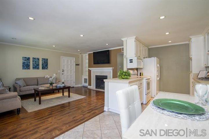 Detail Gallery Image 4 of 36 For 5006  Collwood Way  79, San Diego,  CA 92115 - 2 Beds | 2 Baths