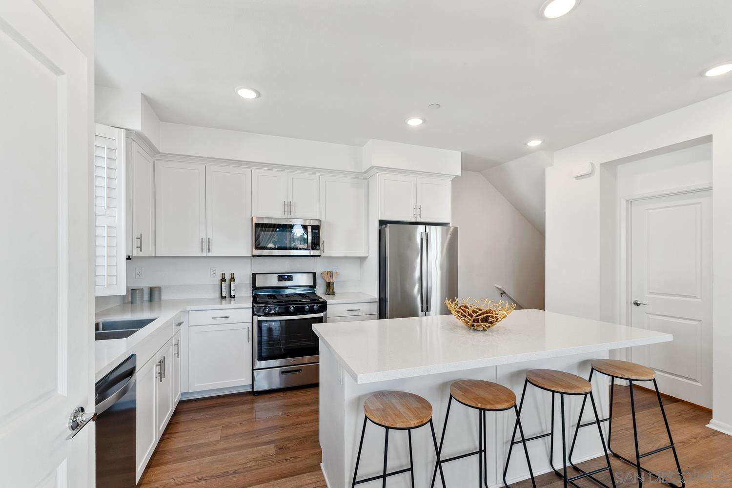 Detail Gallery Image 12 of 70 For 2328  Columba Gln, Escondido,  CA 92025 - 2 Beds | 2/1 Baths