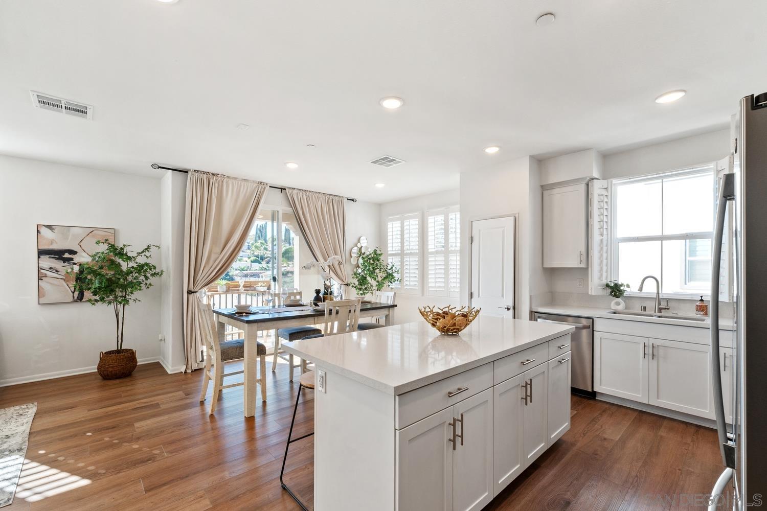 Detail Gallery Image 14 of 70 For 2328  Columba Gln, Escondido,  CA 92025 - 2 Beds | 2/1 Baths