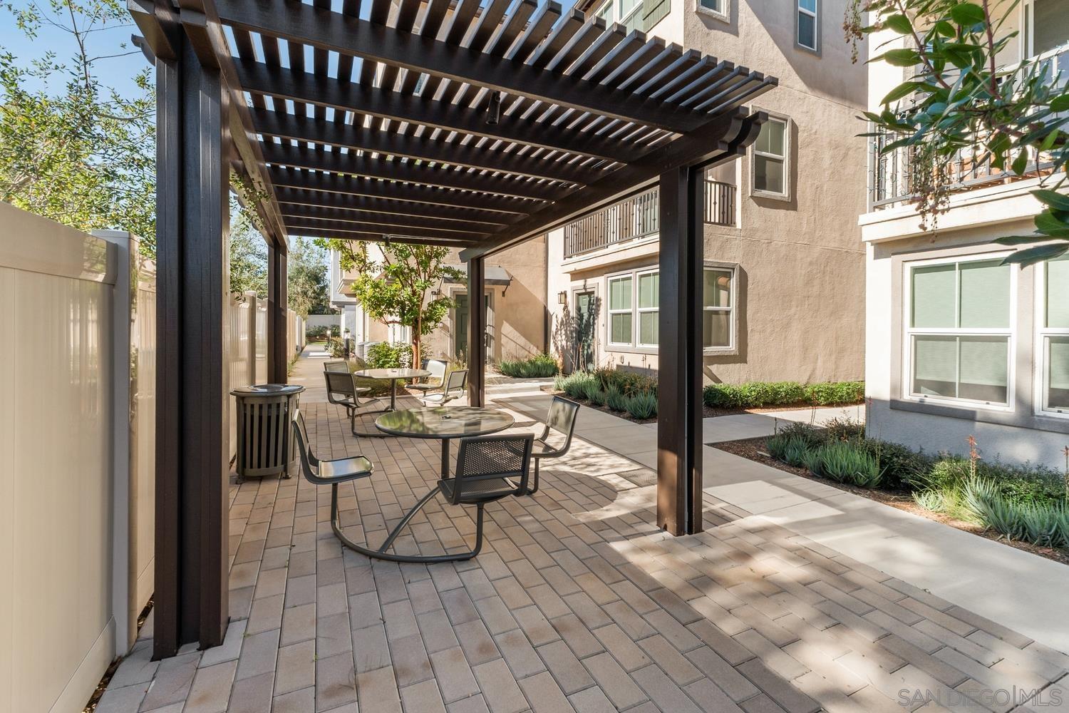 Detail Gallery Image 44 of 70 For 2328  Columba Gln, Escondido,  CA 92025 - 2 Beds | 2/1 Baths