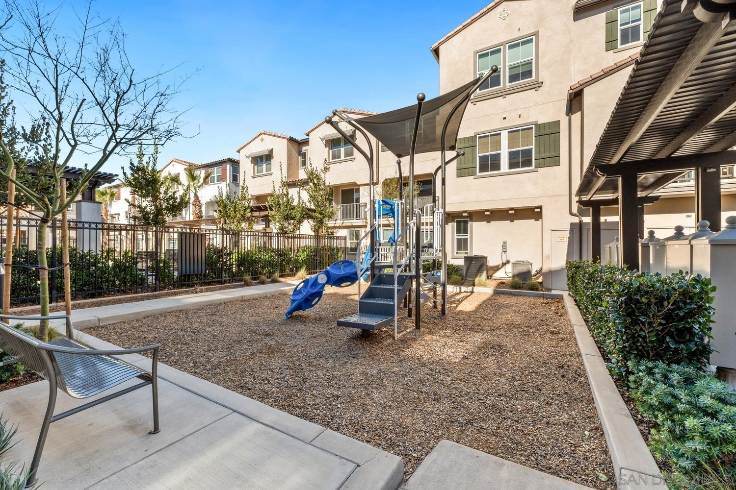 Detail Gallery Image 46 of 70 For 2328  Columba Gln, Escondido,  CA 92025 - 2 Beds | 2/1 Baths