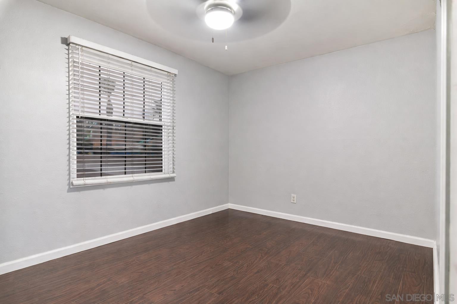 Detail Gallery Image 5 of 8 For 557  Parkbrook Street, Spring Valley,  CA 91977 - 3 Beds | 1/1 Baths