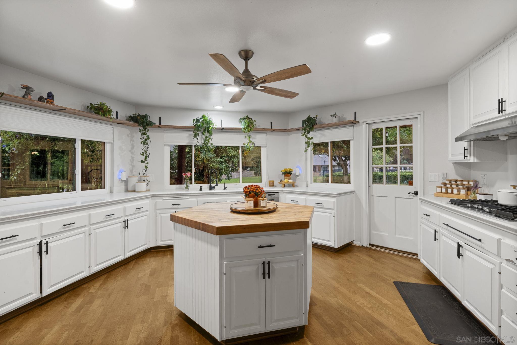 Detail Gallery Image 15 of 52 For 15439  Still Brook Ln, Pauma Valley,  CA 92061 - 3 Beds | 3 Baths