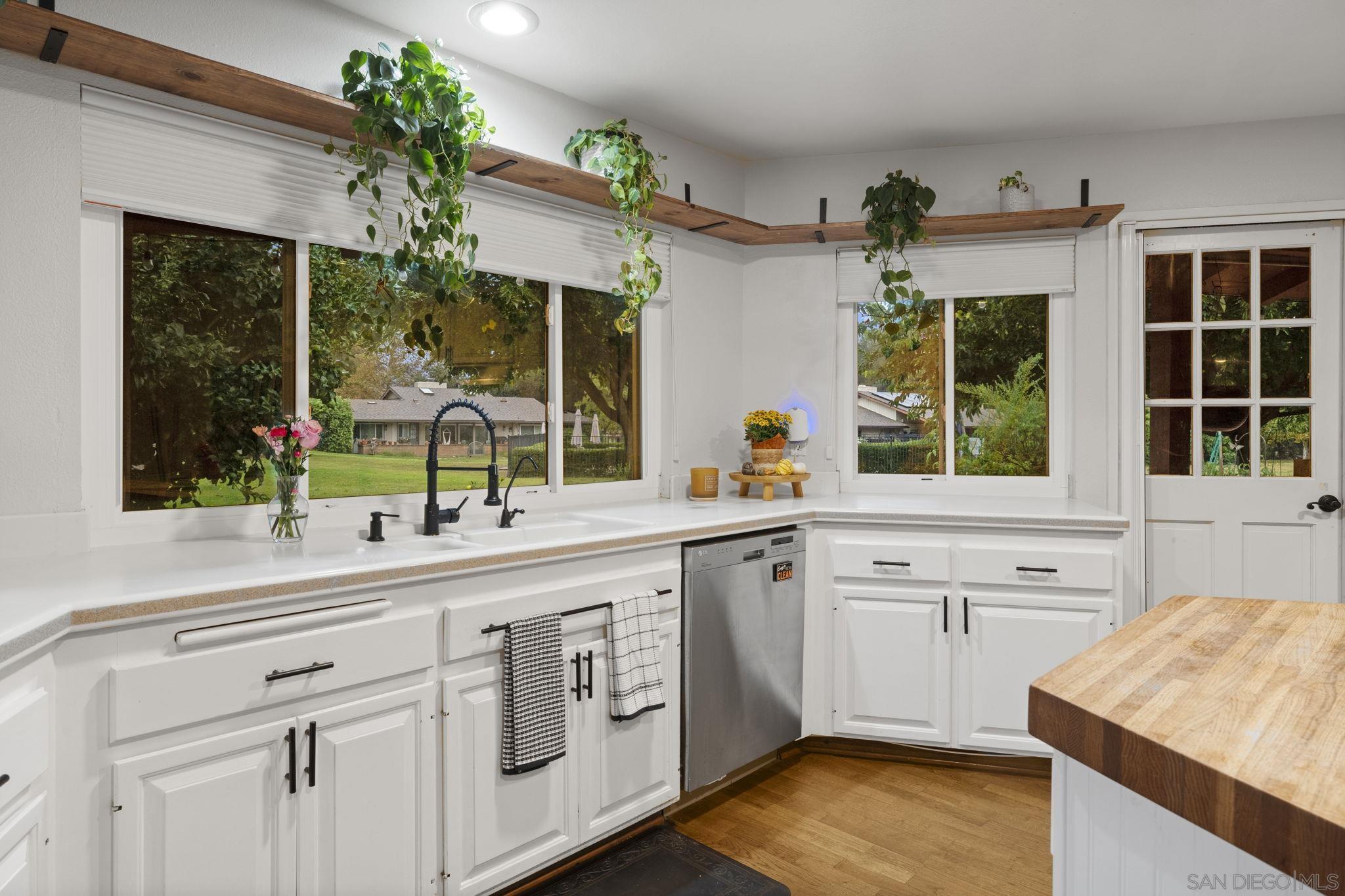 Detail Gallery Image 16 of 52 For 15439  Still Brook Ln, Pauma Valley,  CA 92061 - 3 Beds | 3 Baths