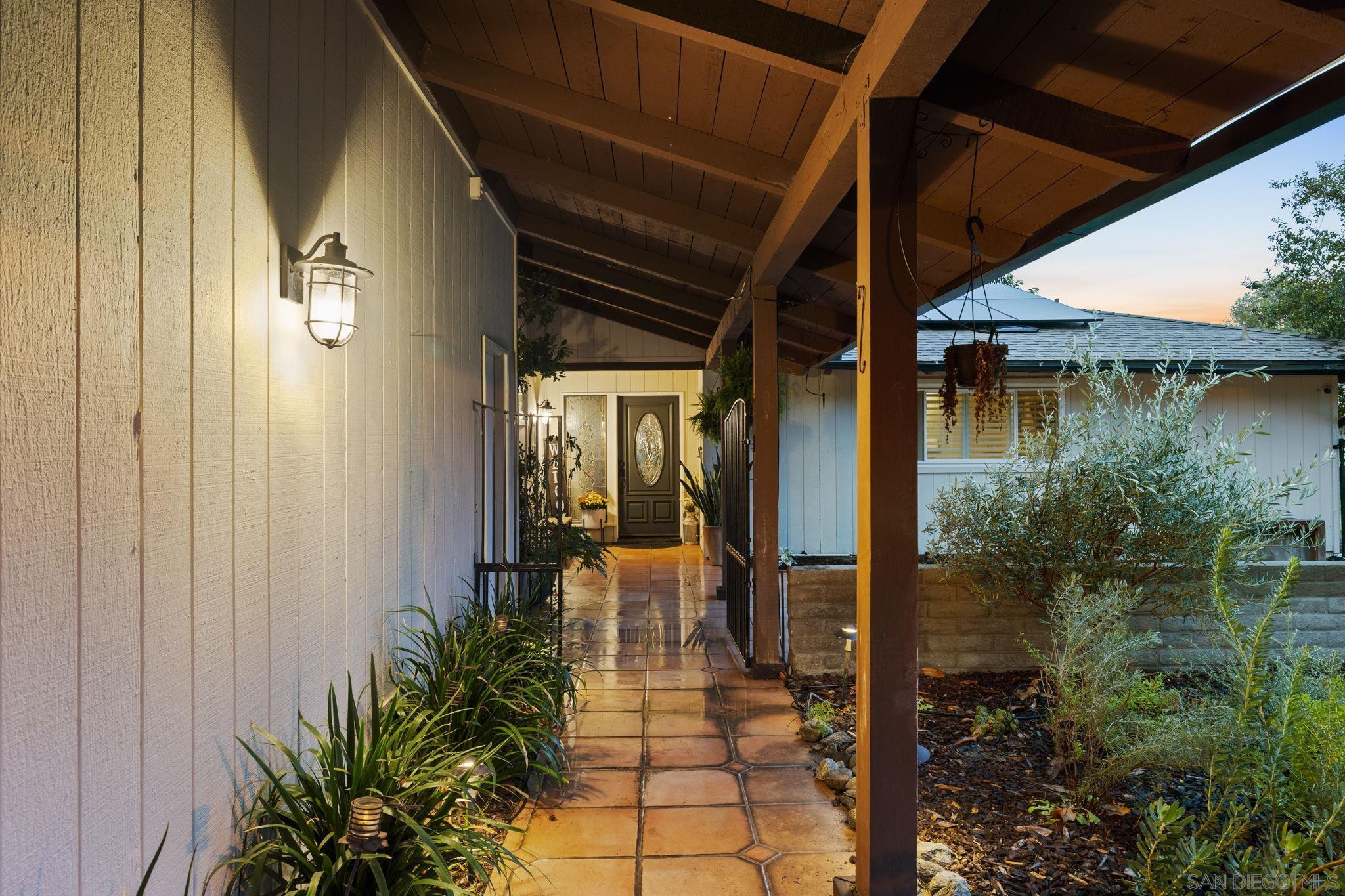 Detail Gallery Image 3 of 52 For 15439  Still Brook Ln, Pauma Valley,  CA 92061 - 3 Beds | 3 Baths